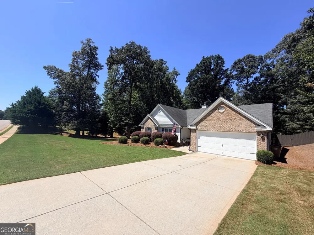 1750 Satilla DR Winder, GA 30680
