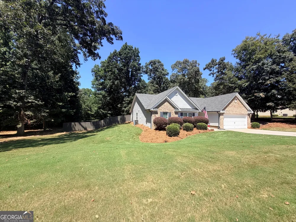 1750 Satilla DR Winder, GA 30680