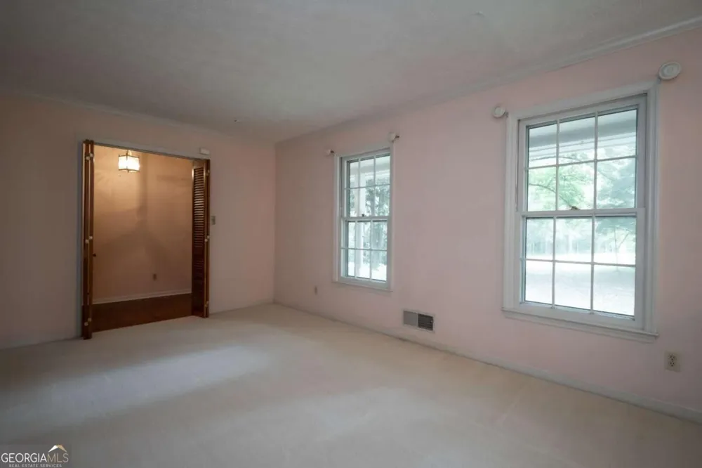 135 Old Fort RD Athens, GA 30606