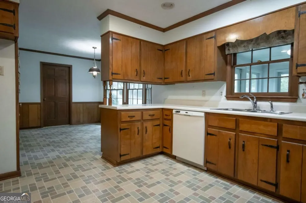 135 Old Fort RD Athens, GA 30606