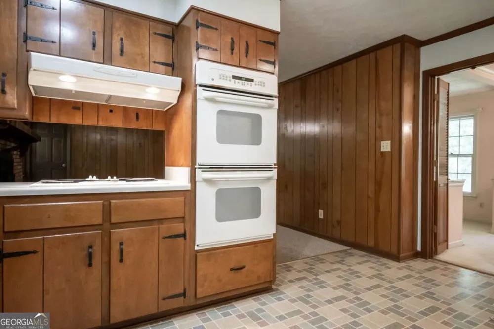 135 Old Fort RD Athens, GA 30606