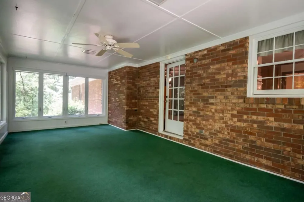 135 Old Fort RD Athens, GA 30606