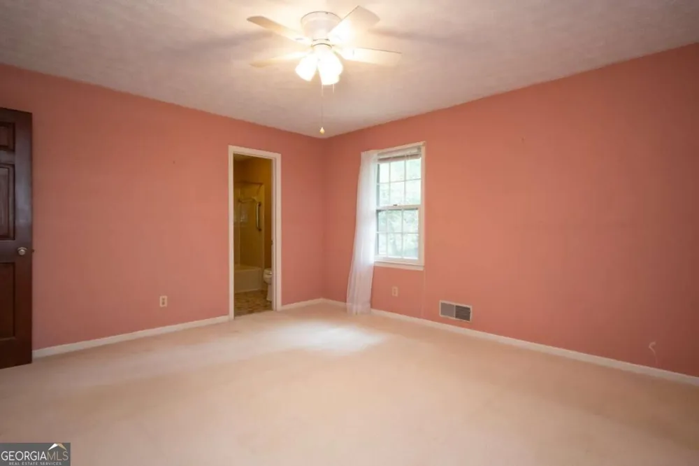 135 Old Fort RD Athens, GA 30606
