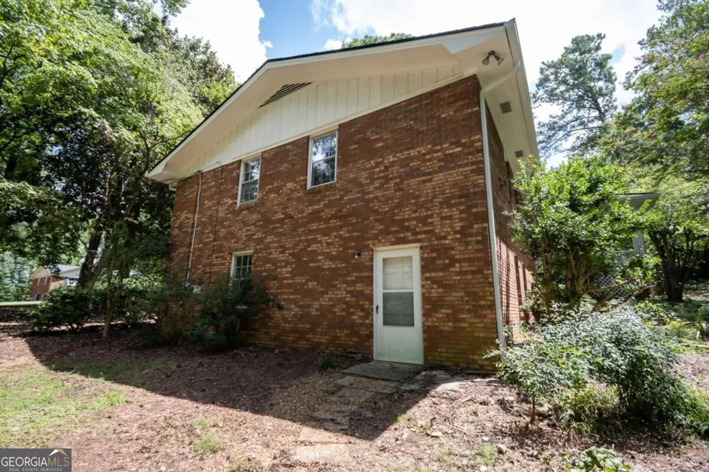 135 Old Fort RD Athens, GA 30606
