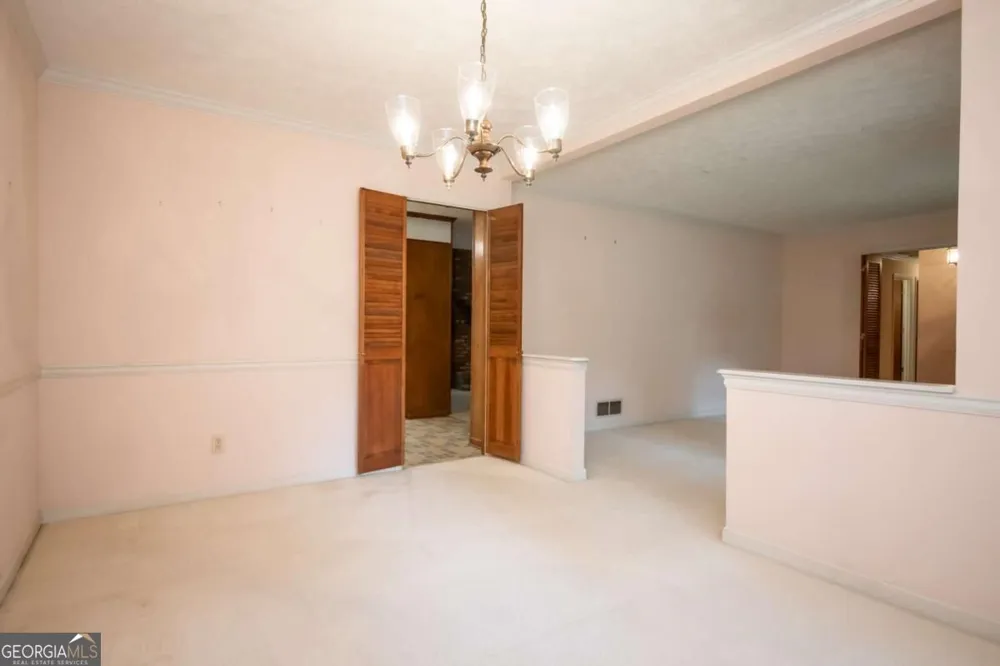 135 Old Fort RD Athens, GA 30606