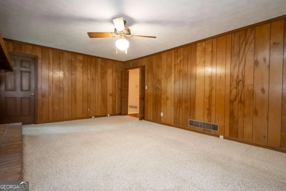 135 Old Fort RD Athens, GA 30606