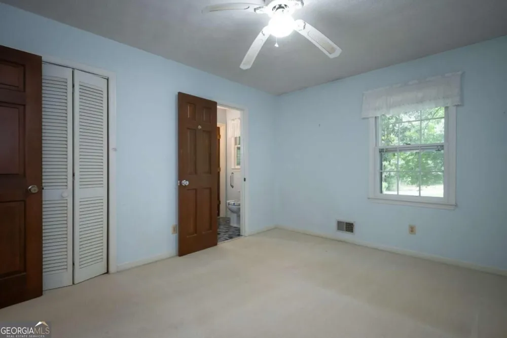135 Old Fort RD Athens, GA 30606