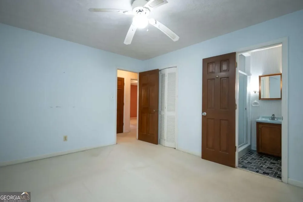 135 Old Fort RD Athens, GA 30606