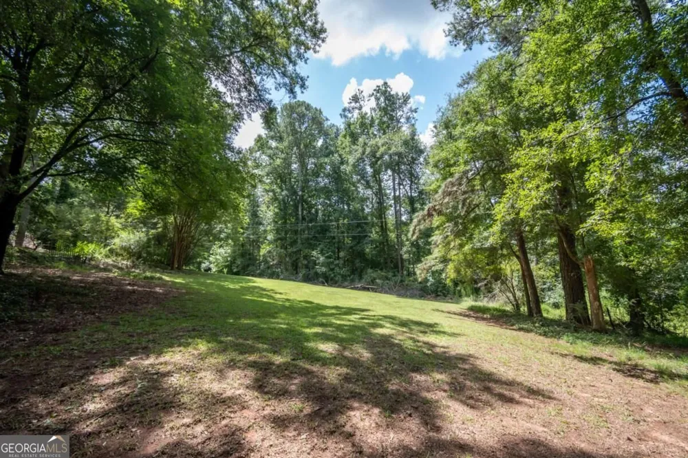 135 Old Fort RD Athens, GA 30606