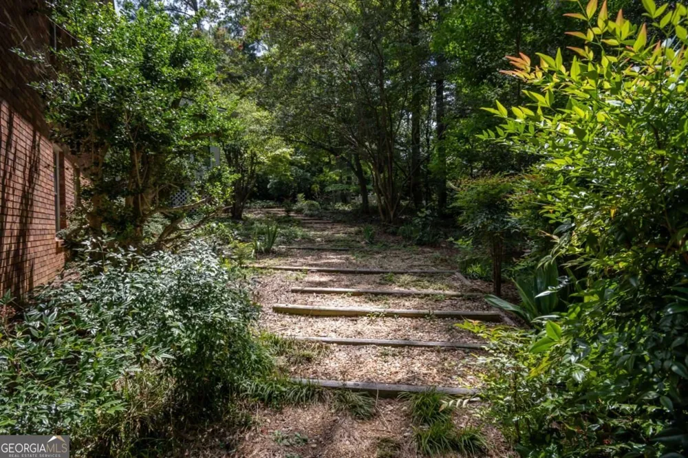 135 Old Fort RD Athens, GA 30606