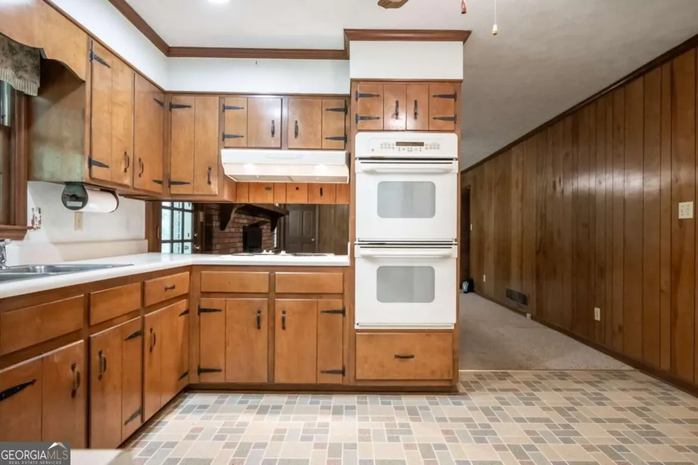 135 Old Fort RD Athens, GA 30606