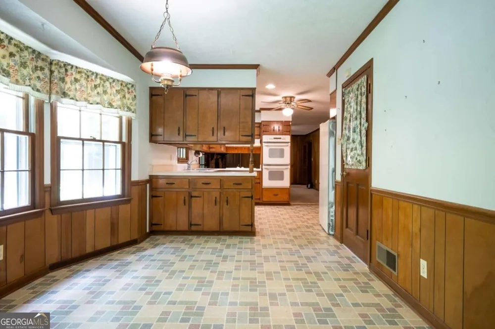 135 Old Fort RD Athens, GA 30606