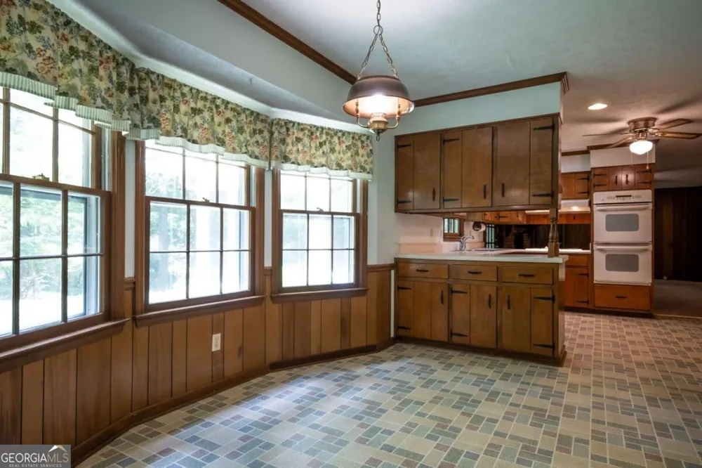135 Old Fort RD Athens, GA 30606