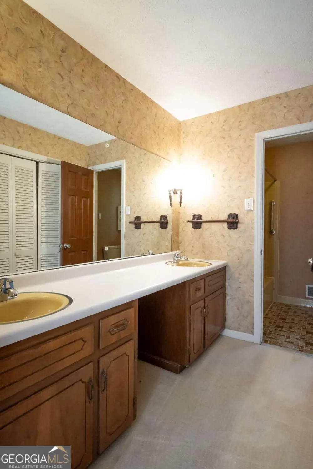 135 Old Fort RD Athens, GA 30606