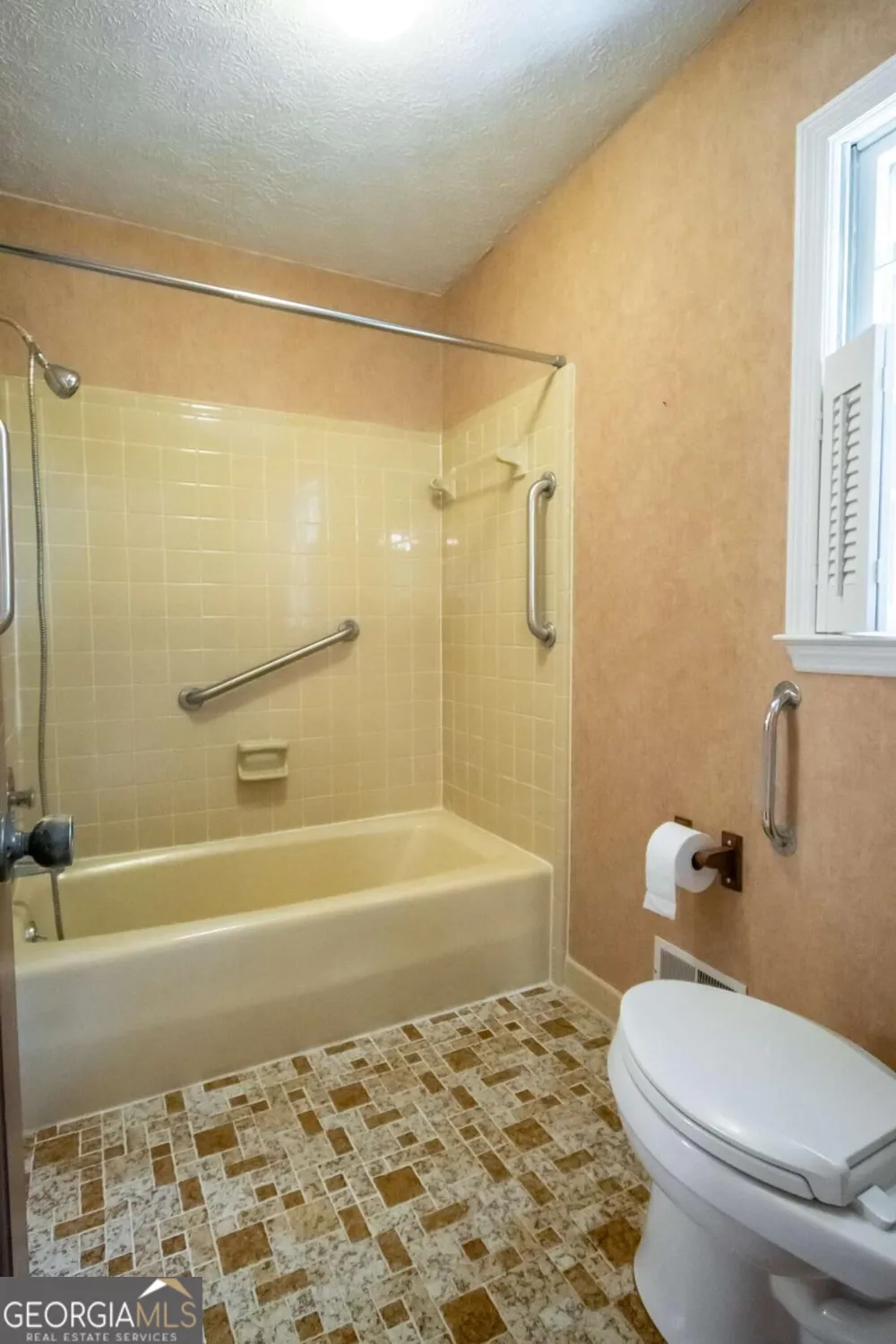 135 Old Fort RD Athens, GA 30606