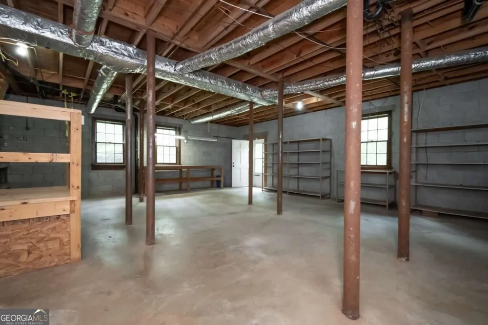 135 Old Fort RD Athens, GA 30606