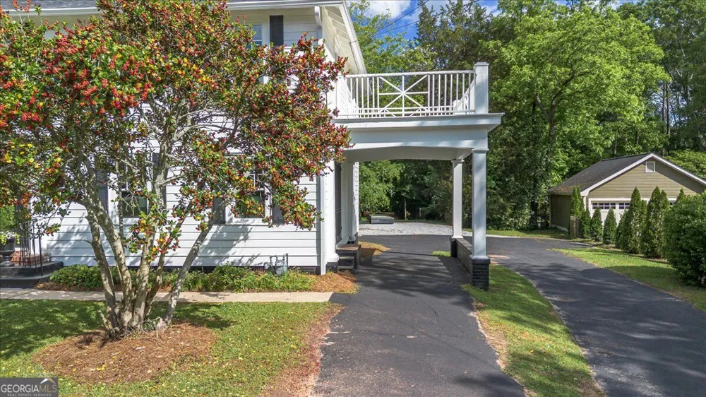 6104 Floyd ST NE Covington, GA 30014