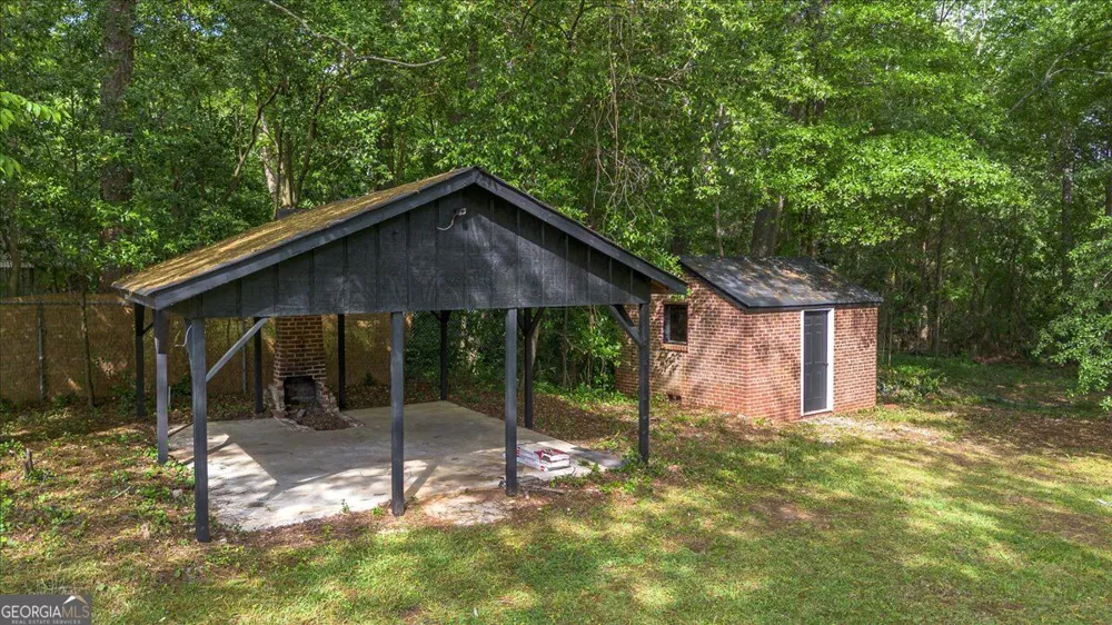 6104 Floyd ST NE Covington, GA 30014