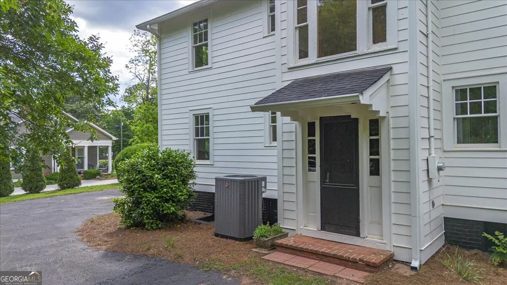 6104 Floyd ST NE Covington, GA 30014