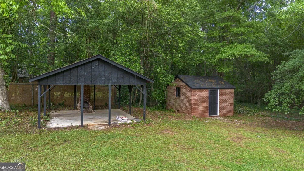 6104 Floyd ST NE Covington, GA 30014