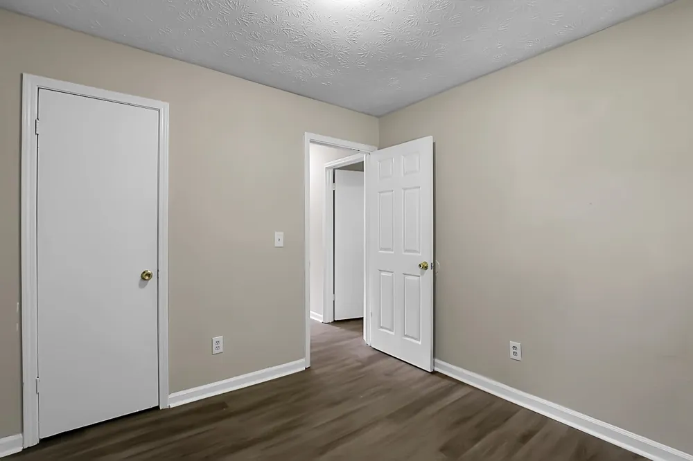 1229 Creek Forest CT NW Conyers, GA 30012