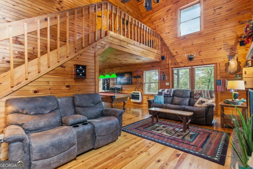142 Oak Hill DR Mineral Bluff, GA 30559