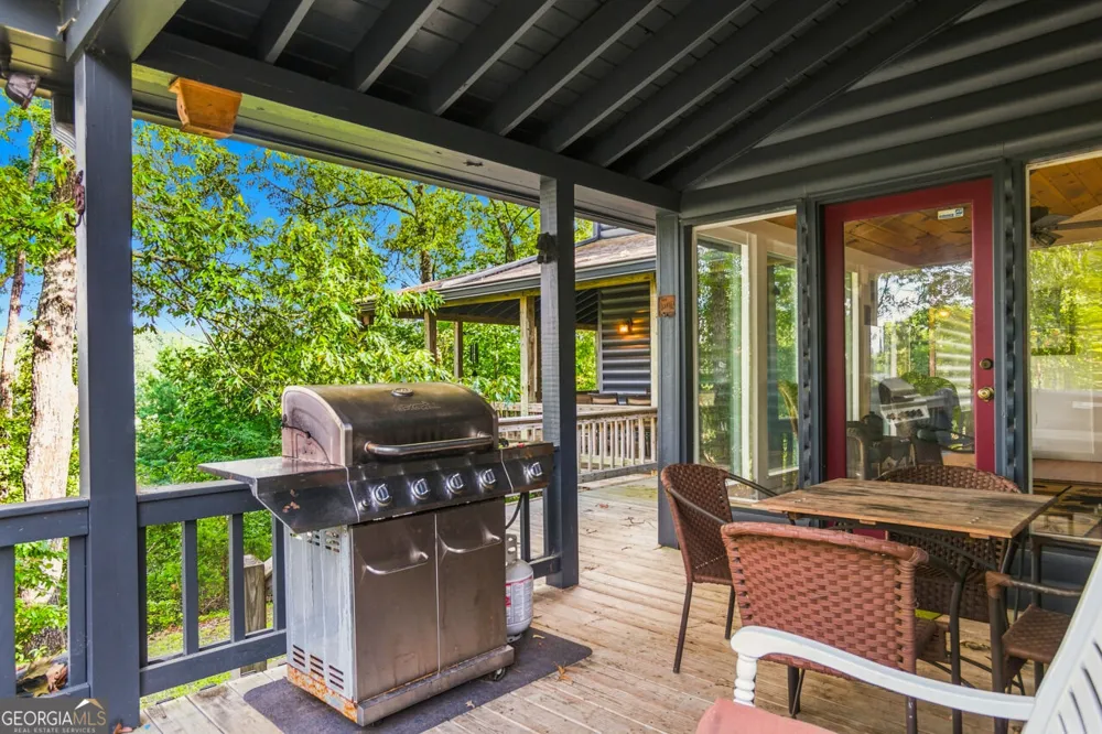 142 Oak Hill DR Mineral Bluff, GA 30559