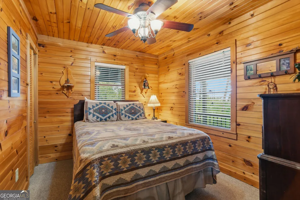 142 Oak Hill DR Mineral Bluff, GA 30559