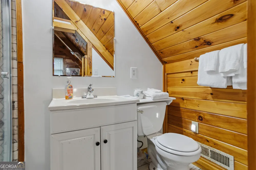 142 Oak Hill DR Mineral Bluff, GA 30559