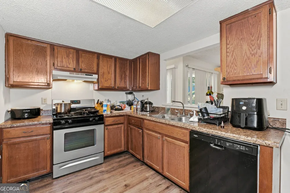 27 Doranne CT SE Smyrna, GA 30080