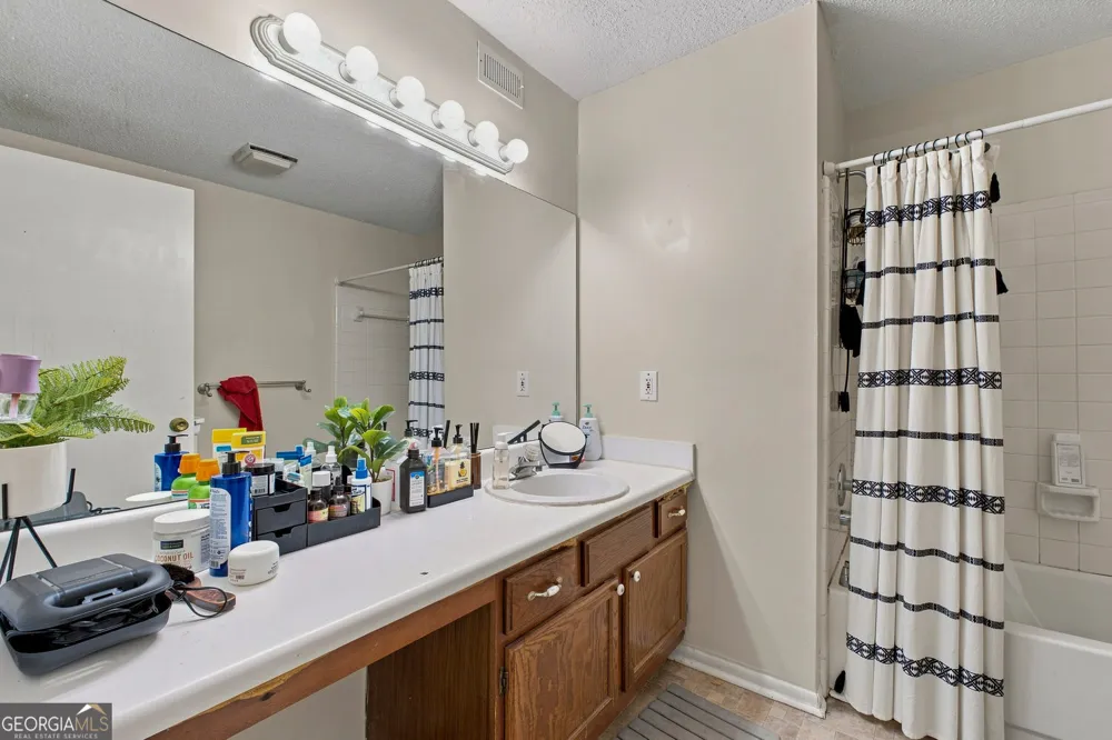27 Doranne CT SE Smyrna, GA 30080
