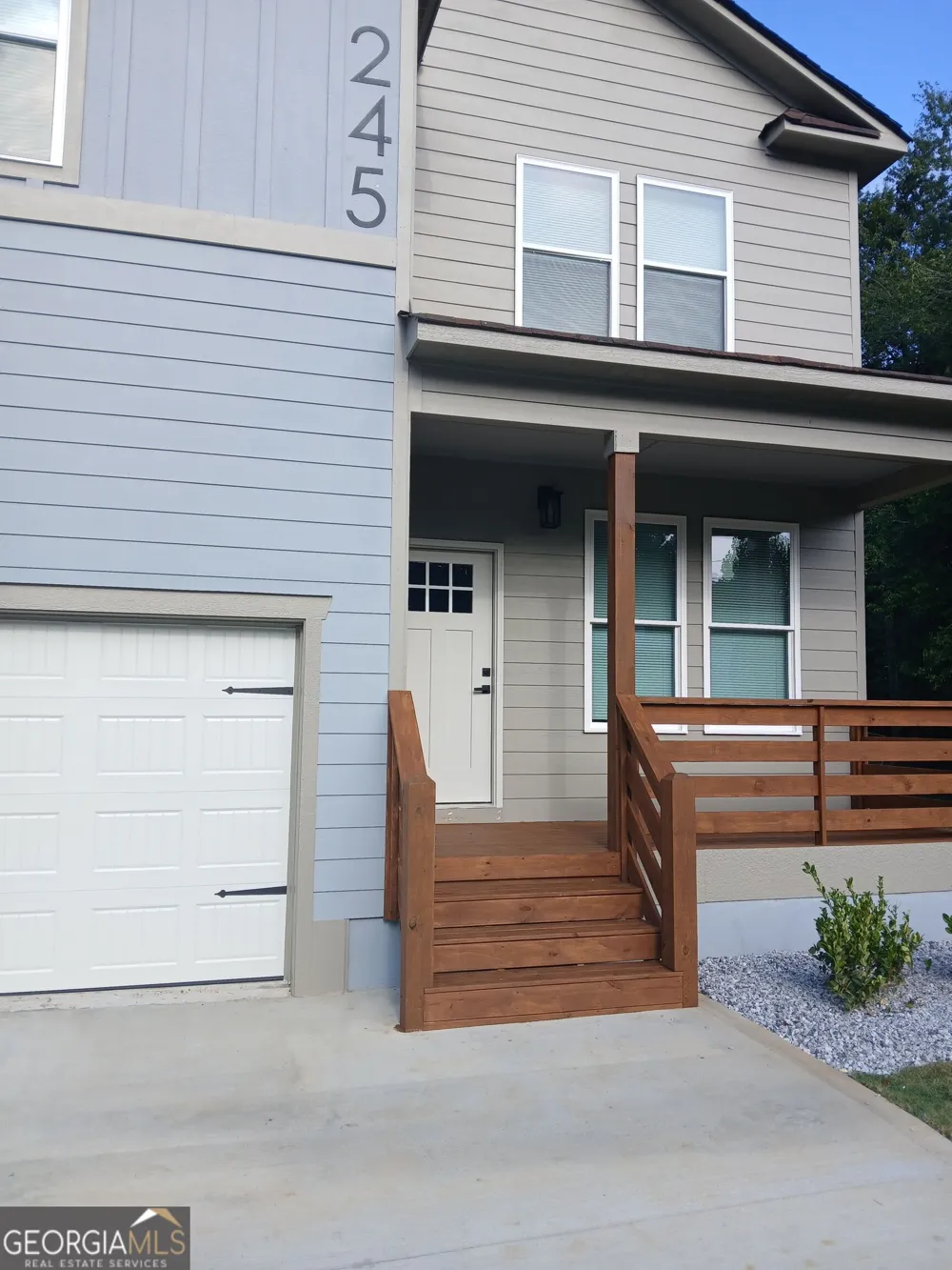 245 Lakeview DR Locust Grove, GA 30248