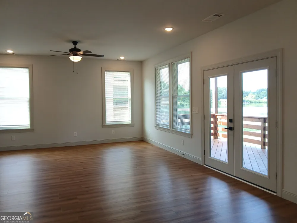 245 Lakeview DR Locust Grove, GA 30248