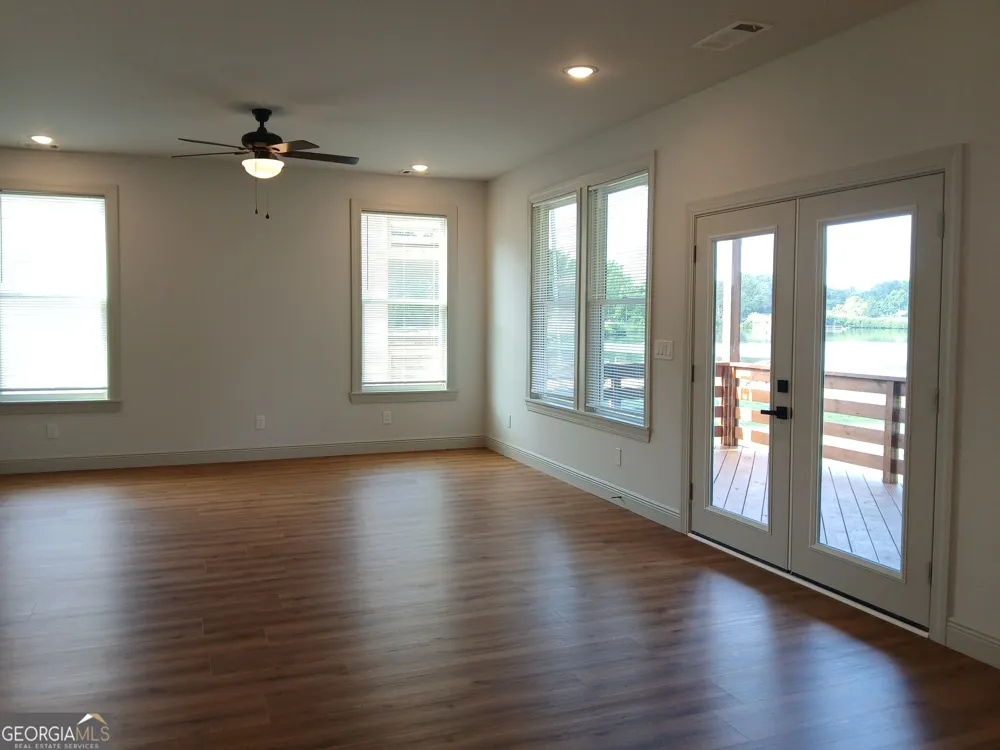 245 Lakeview DR Locust Grove, GA 30248