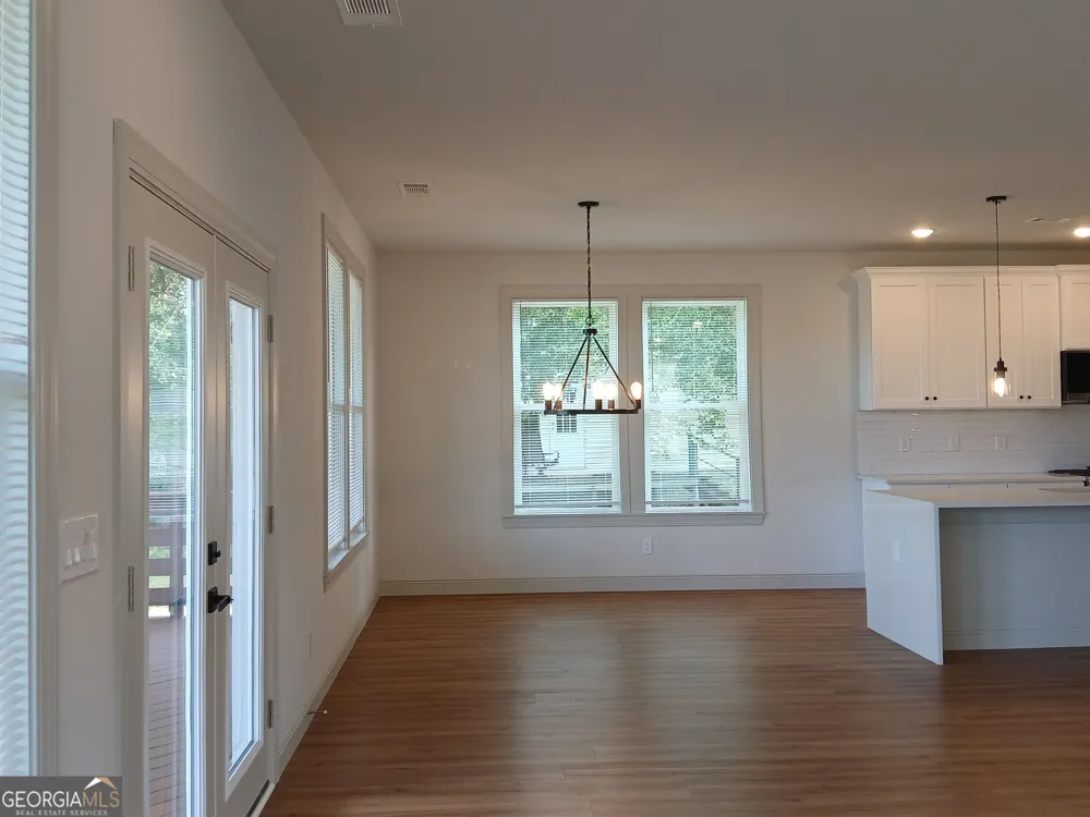 245 Lakeview DR Locust Grove, GA 30248