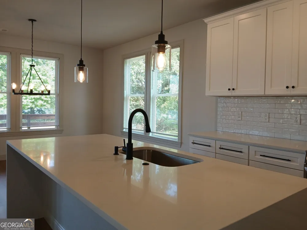 245 Lakeview DR Locust Grove, GA 30248