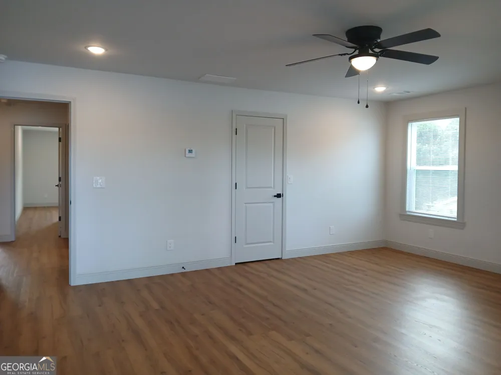 245 Lakeview DR Locust Grove, GA 30248