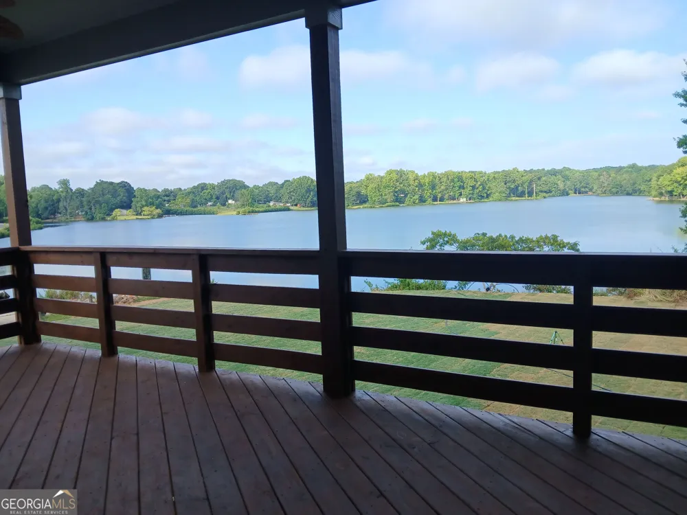 245 Lakeview DR Locust Grove, GA 30248