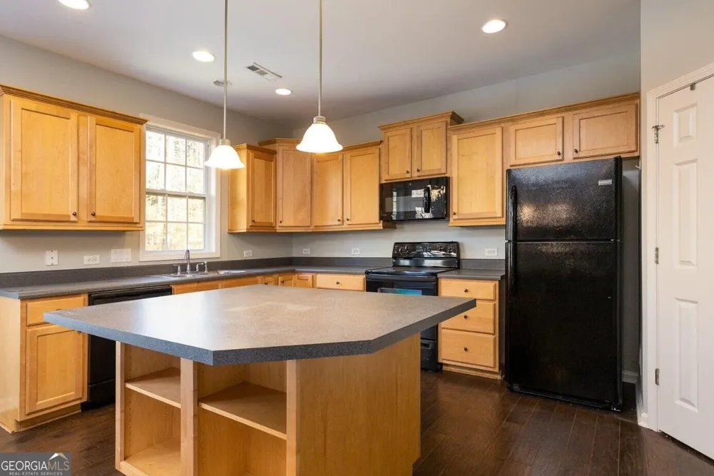 345 Revolution DR Peachtree City, GA 30269
