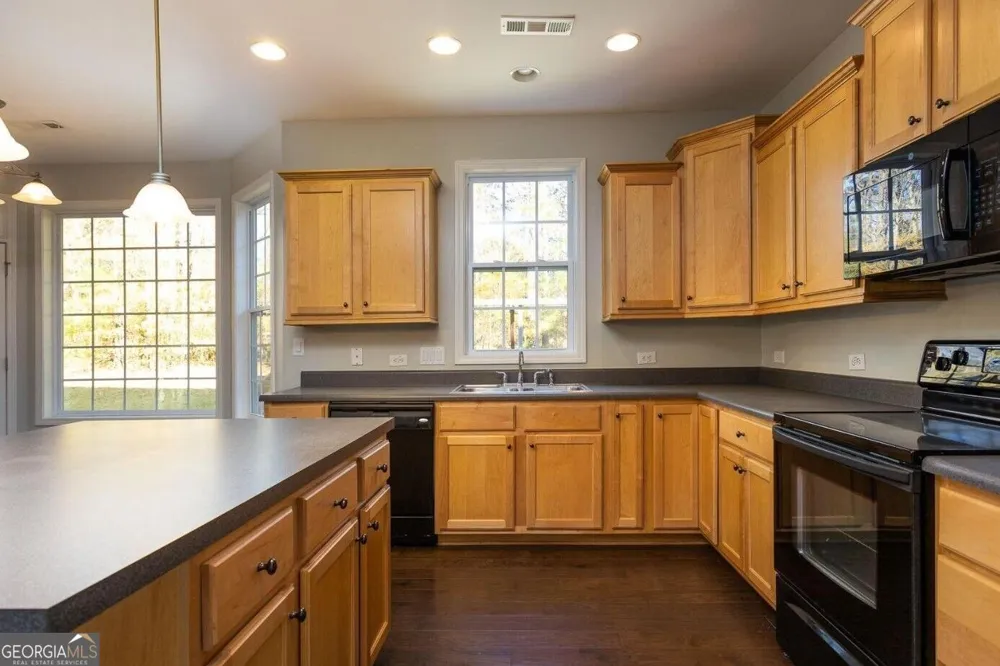 345 Revolution DR Peachtree City, GA 30269