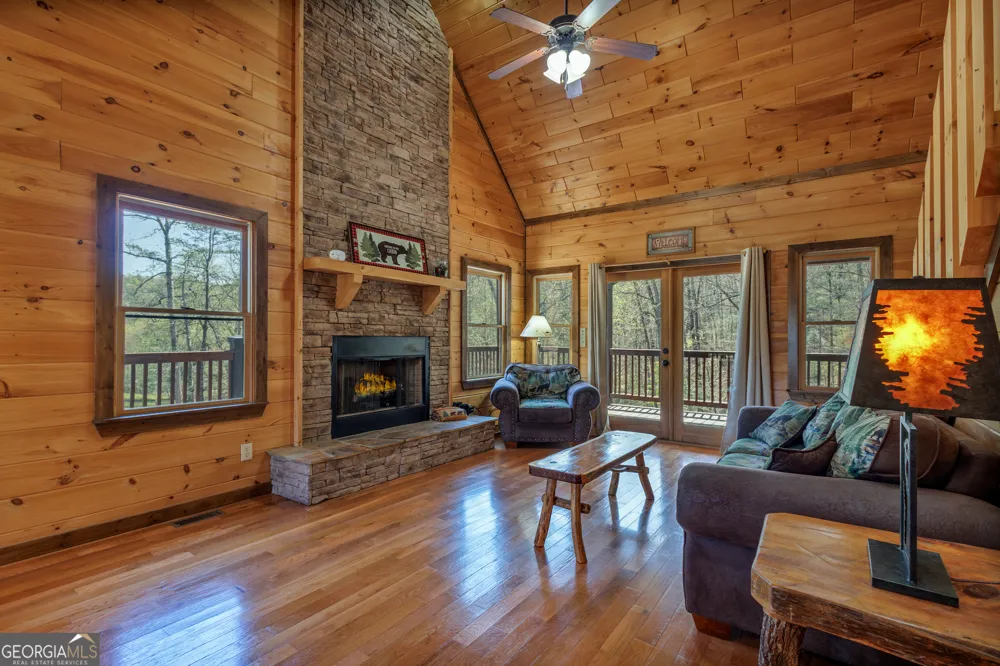 166 Dallas LN Blue Ridge, GA 30513