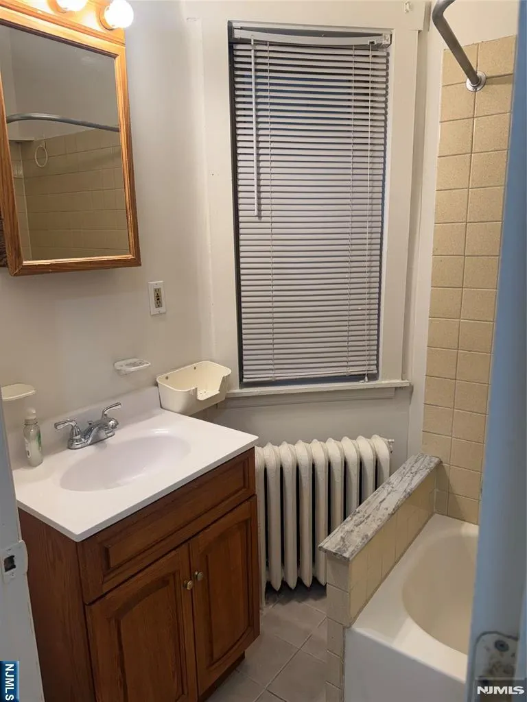 100 S Washington Avenue 1 Bergenfield, NJ 07621