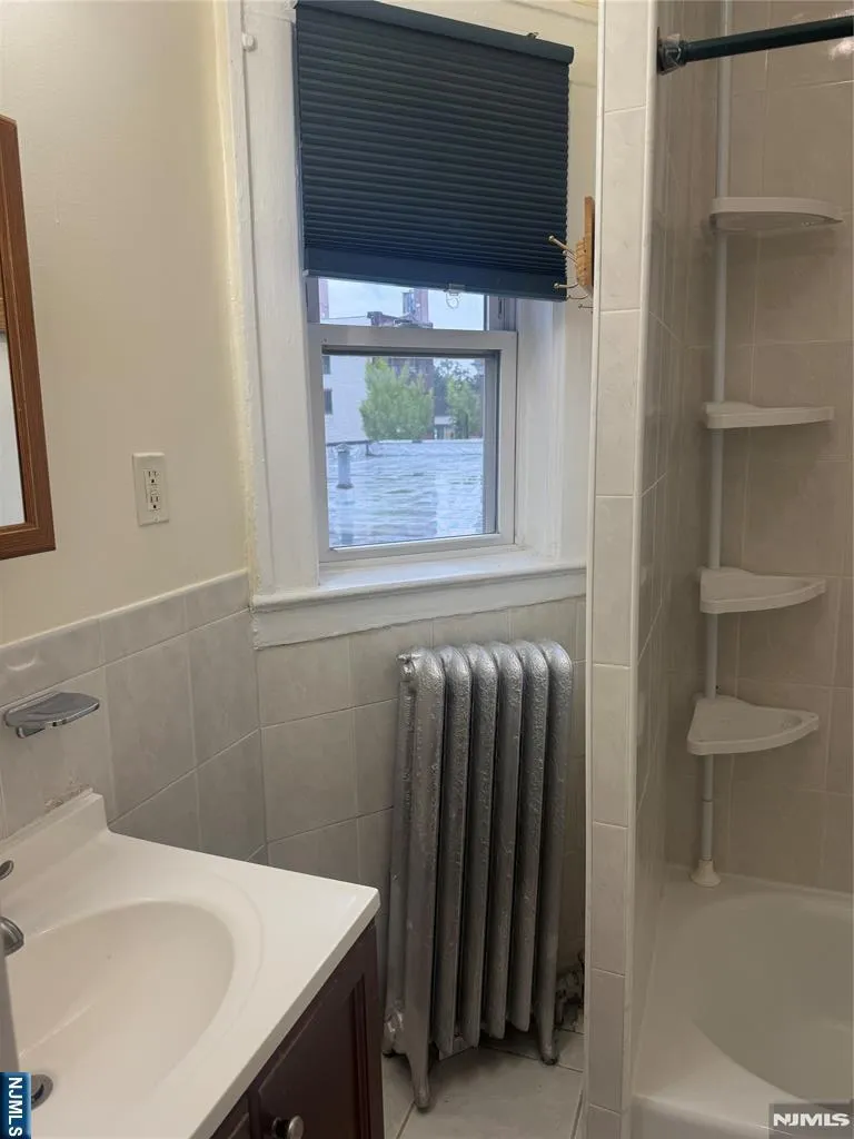 100 Washington Avenue 3 Bergenfield, NJ 07621