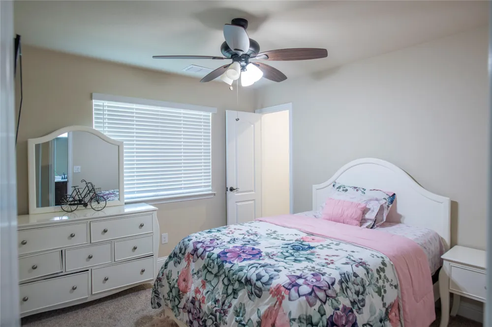1305 Starlight Avenue Aubrey, TX 76227