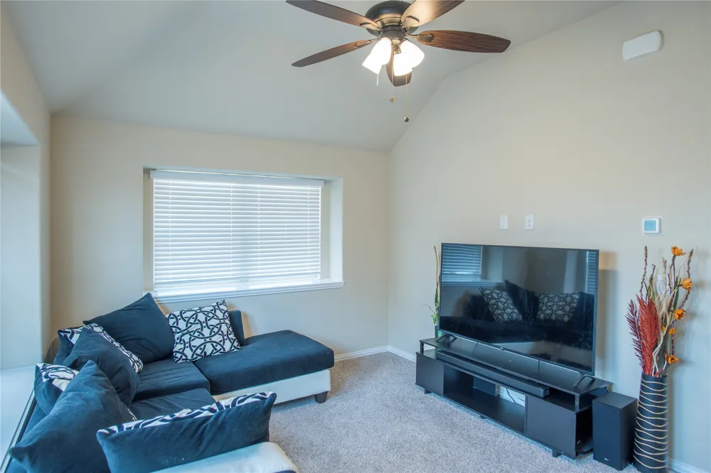 1305 Starlight Avenue Aubrey, TX 76227