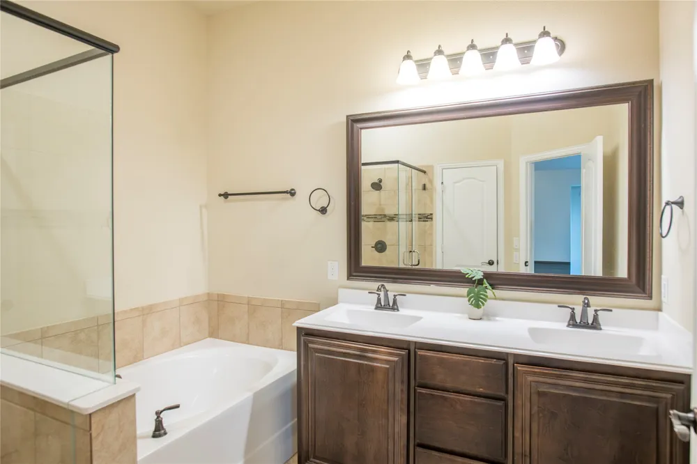 1305 Starlight Avenue Aubrey, TX 76227