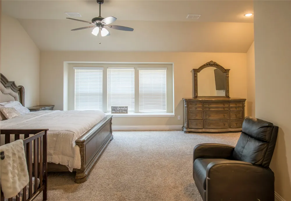 1305 Starlight Avenue Aubrey, TX 76227