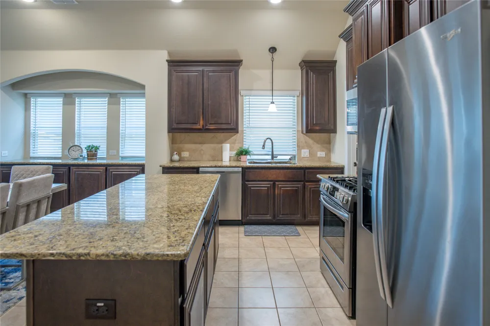 1305 Starlight Avenue Aubrey, TX 76227