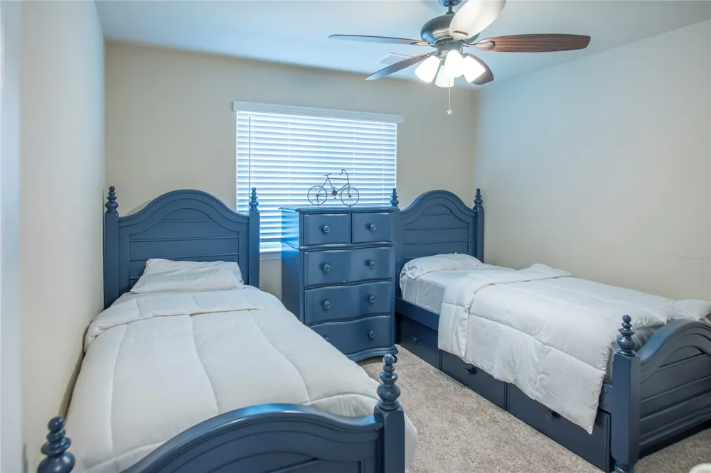 1305 Starlight Avenue Aubrey, TX 76227