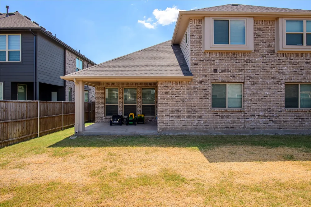 1305 Starlight Avenue Aubrey, TX 76227
